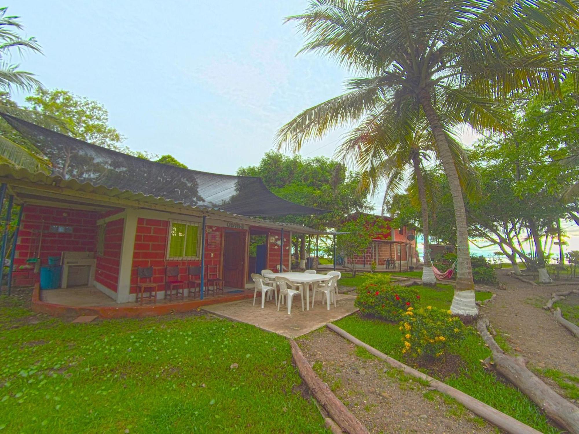 Las Cabanas De Mario Necoclí Extérieur photo